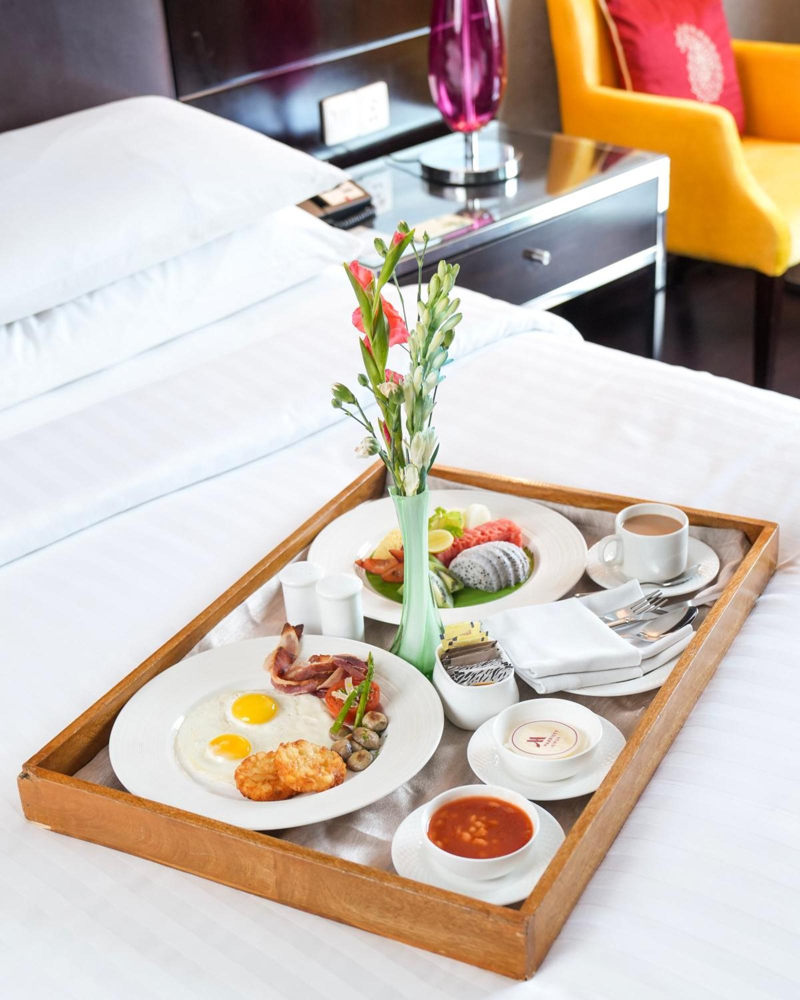 Jaipur Marriott Hotel Kültér fotó Room service breakfast