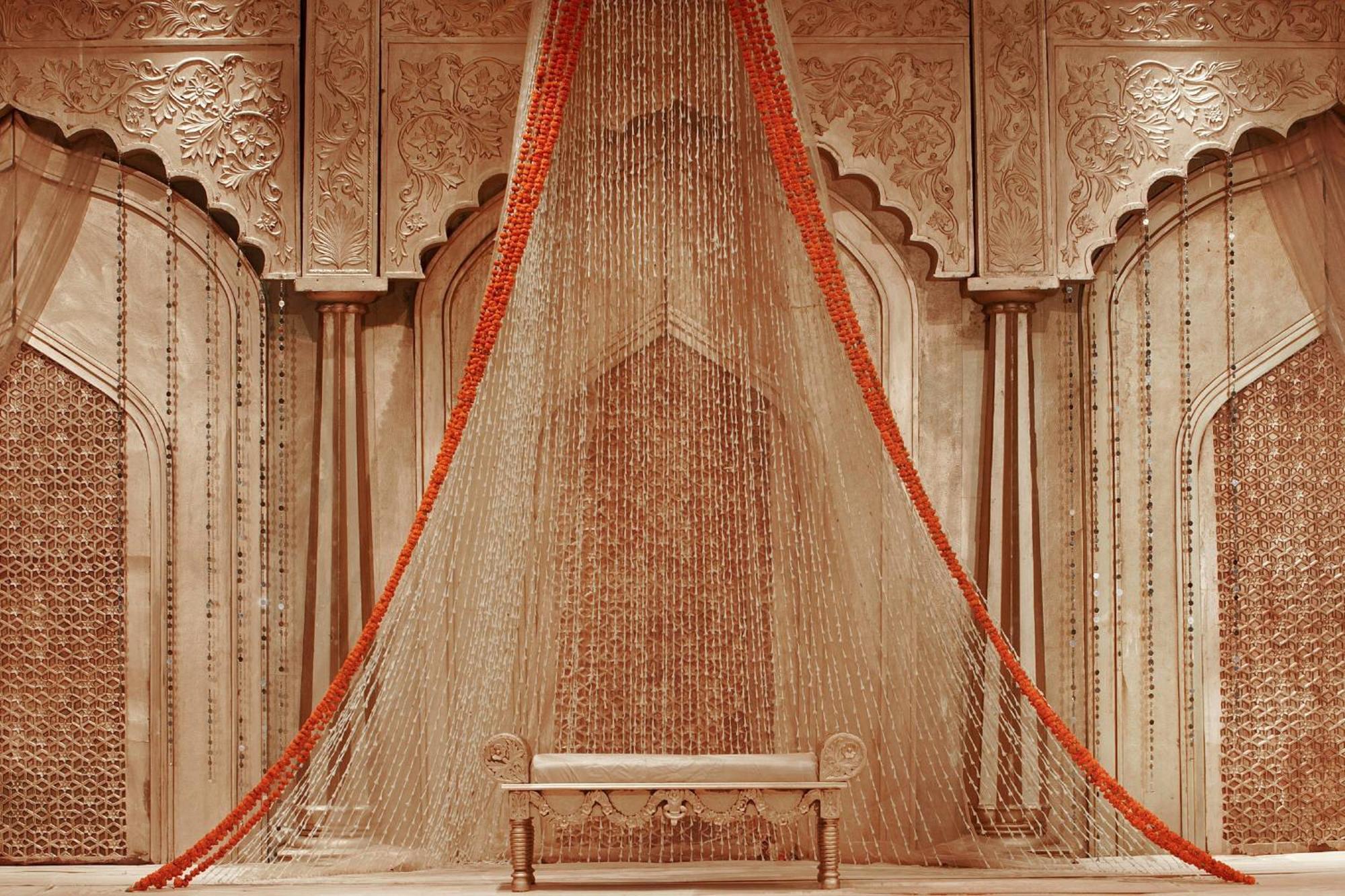 Jaipur Marriott Hotel Kültér fotó The interior of the temple