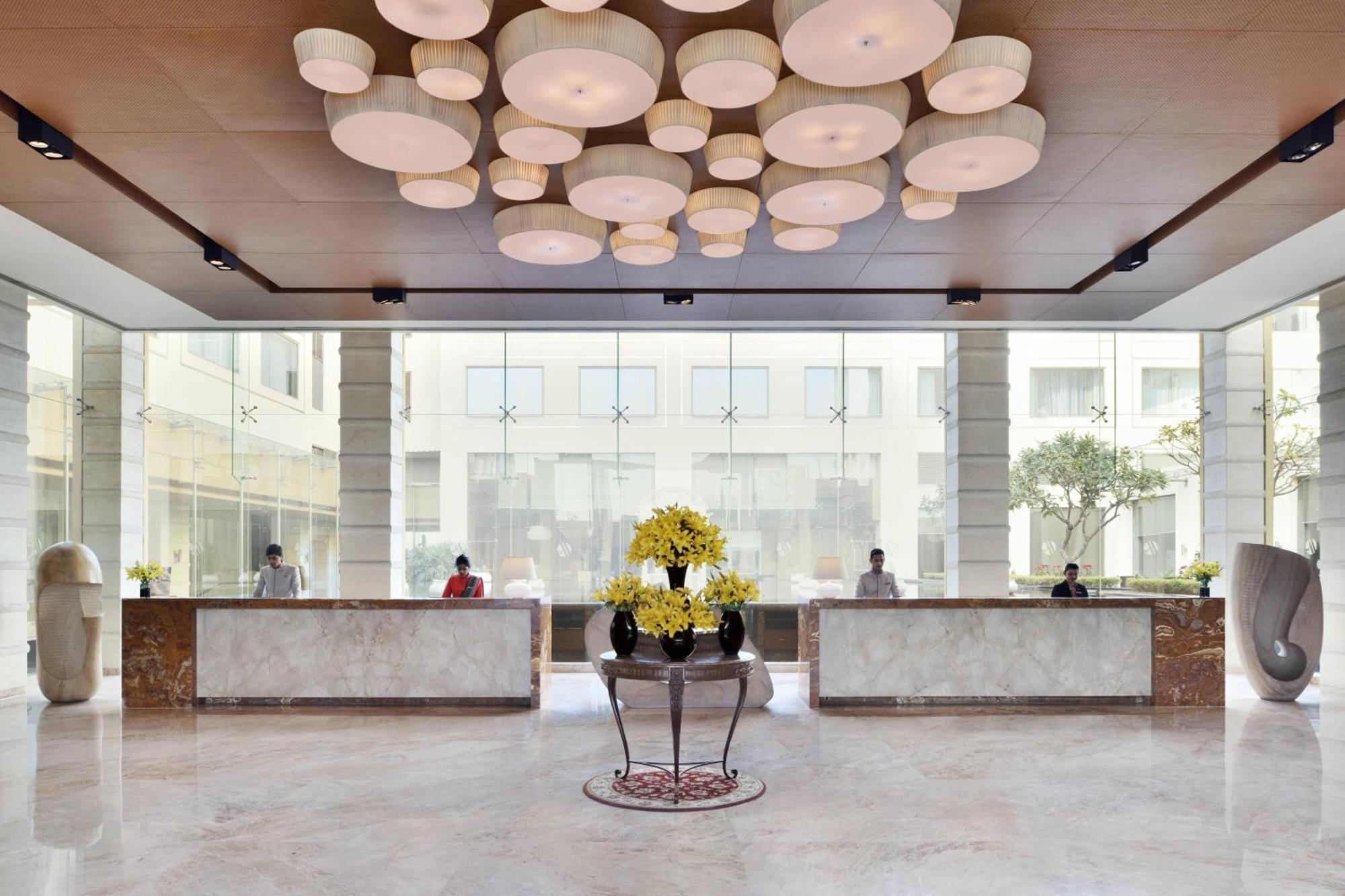 Jaipur Marriott Hotel Kültér fotó The lobby of the hotel