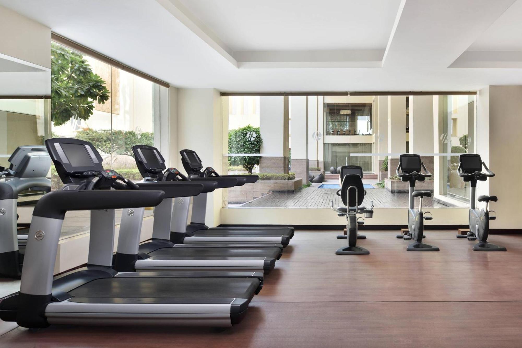 Jaipur Marriott Hotel Kültér fotó The gym at the hotel