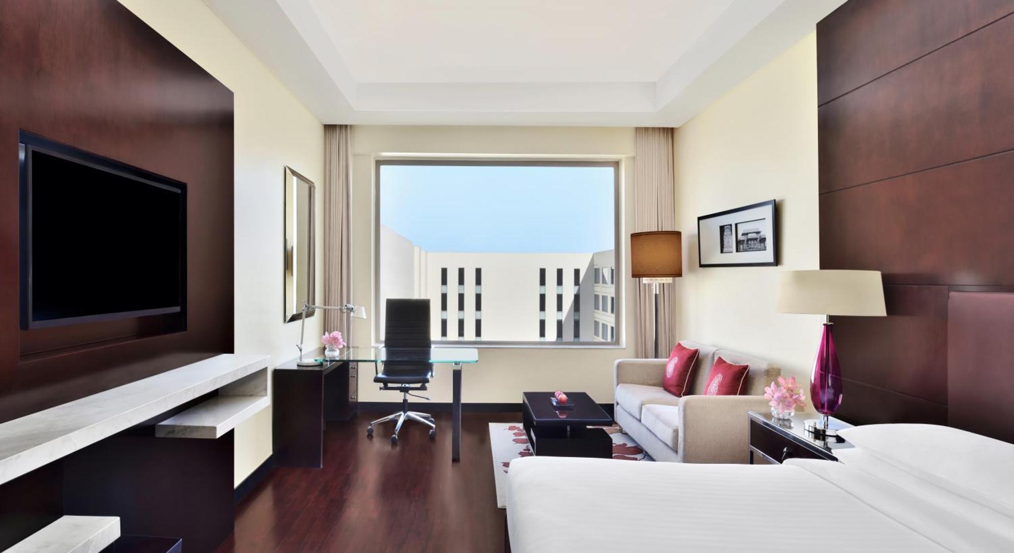 Jaipur Marriott Hotel Kültér fotó A room at the Westin Mumbai International