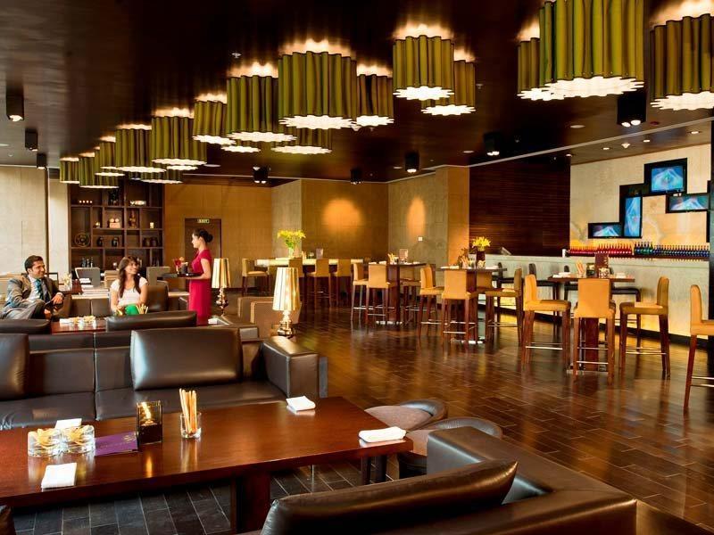 Jaipur Marriott Hotel Kültér fotó The lounge at the airport